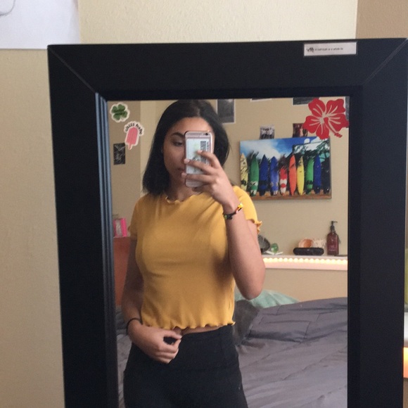 Super cute top - Picture 3 of 3